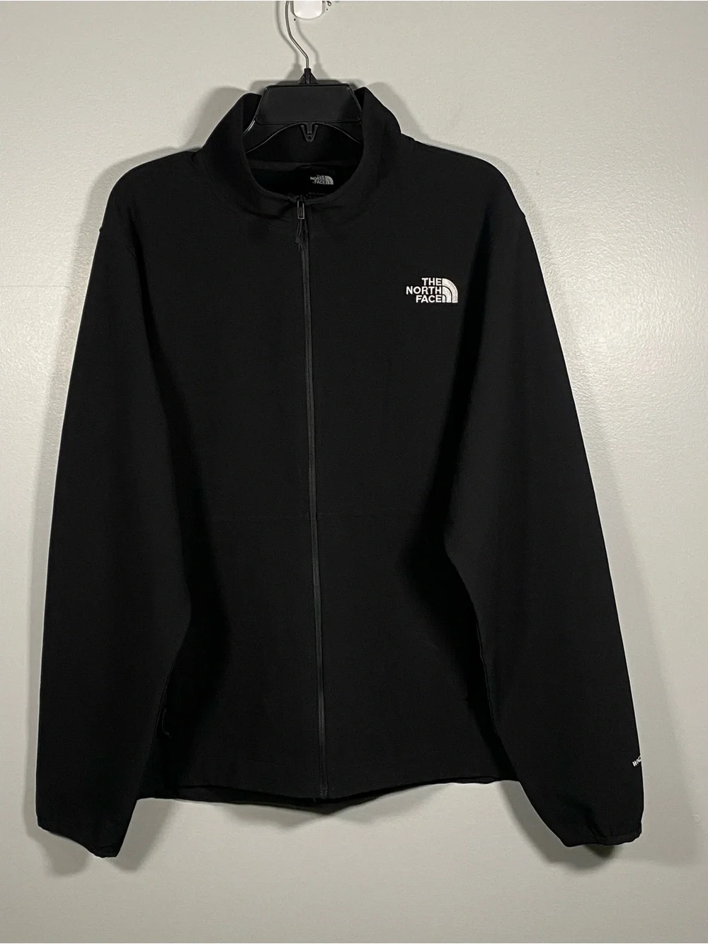 The North Face Men’s Black Lightweight Full-Zip Jacket